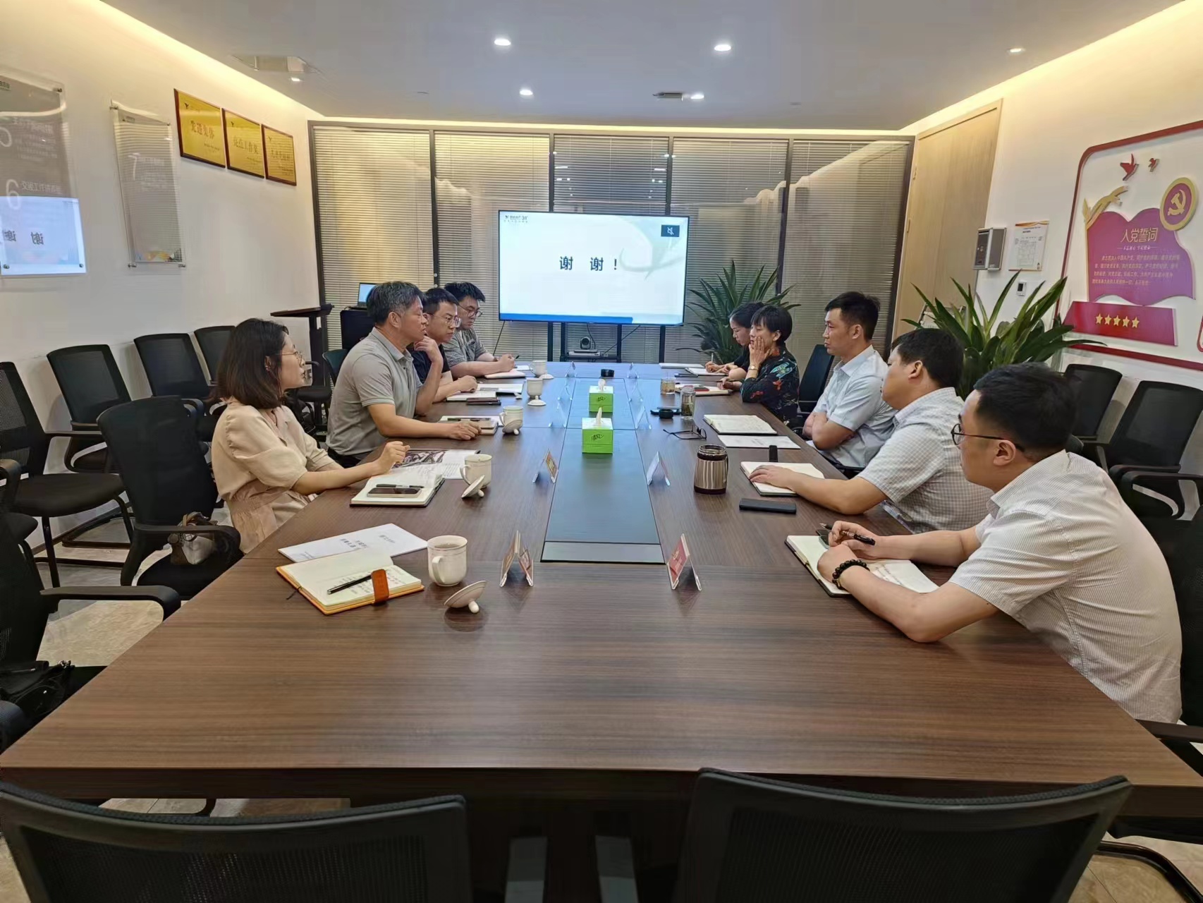 7.17綠陽集團(tuán)負(fù)責(zé)人帶隊(duì)調(diào)研玖璽臺項(xiàng)目.jpg